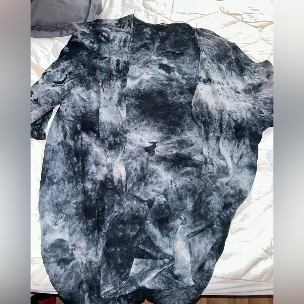 torrid tye dye kimono size 4